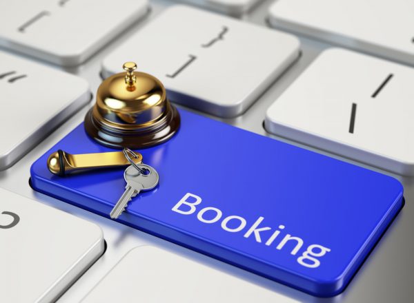 Ограничение работы Booking.com в России - фото